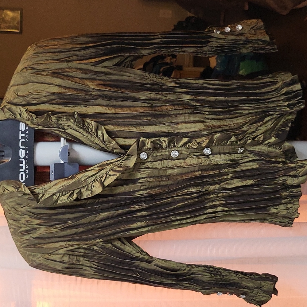Beautiful olive shirt never worn
